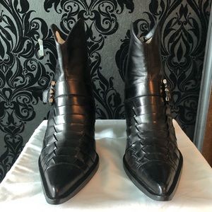 Cesare Paciotti elegant cowboy style boots